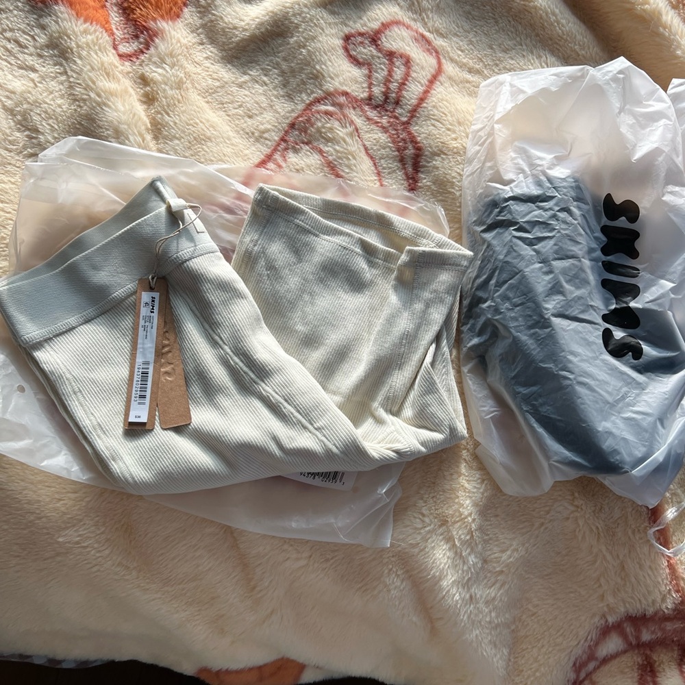 SKIMS Ribbed Lounge Leggings - Cream